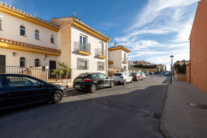 独栋别墅 出售 进入 Barrio de Monachil, Granada. 